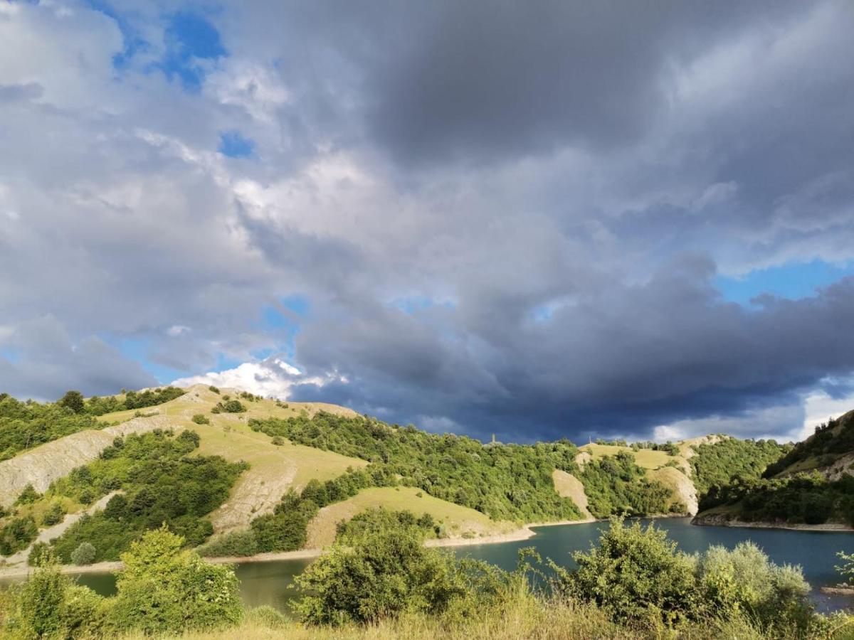 Vila Vikendica Na Jezeru Gacko Exteriér fotografie