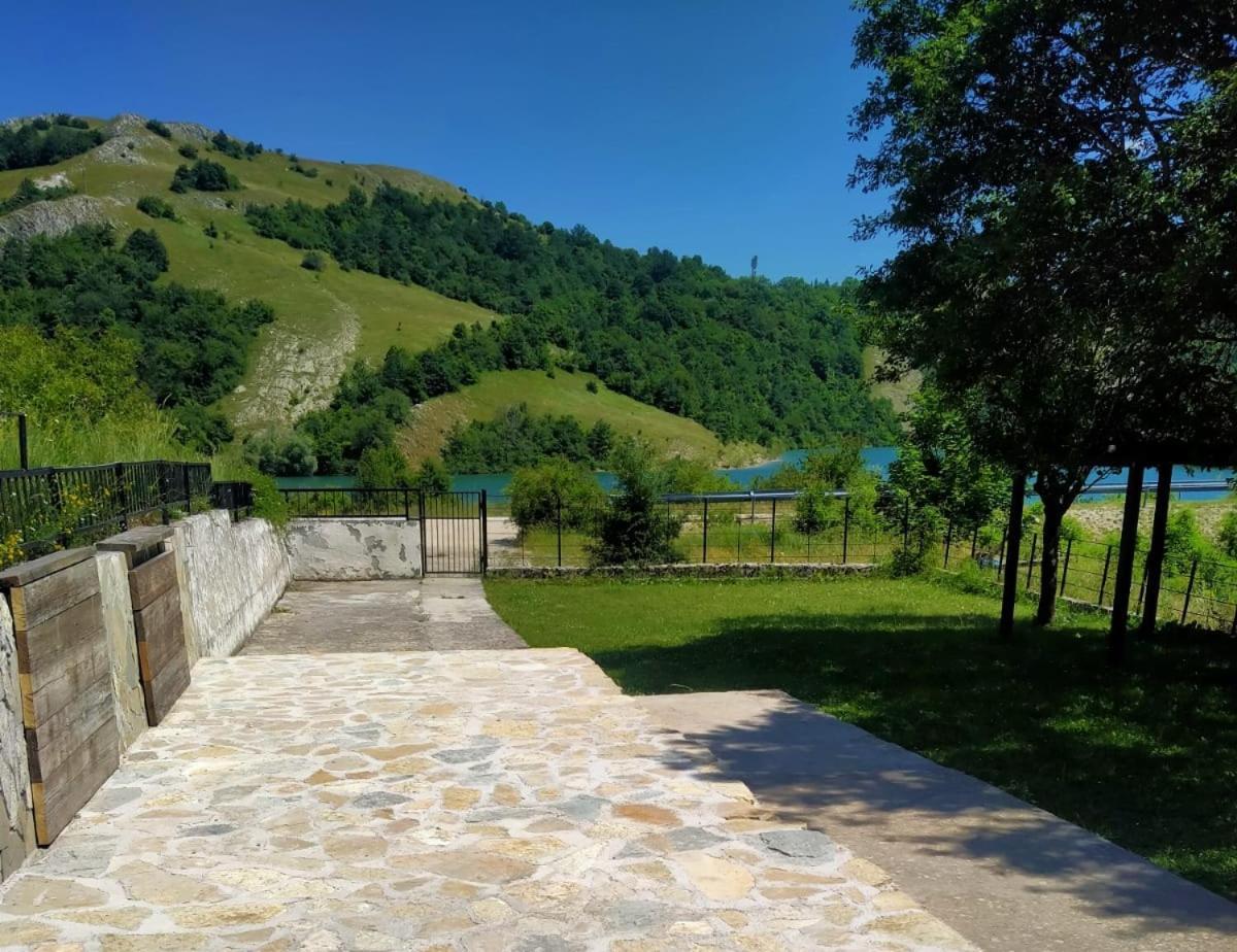 Vila Vikendica Na Jezeru Gacko Exteriér fotografie